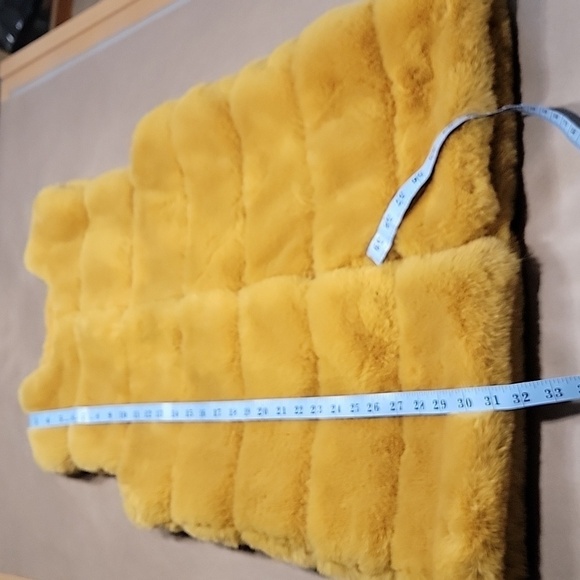New Collection Size Unknown Marigold Faux Fur Long Vest.  Gently Used Condition - Picture 7 of 11